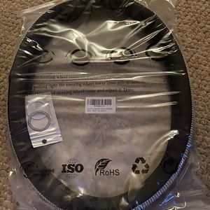 Steering wheel cover